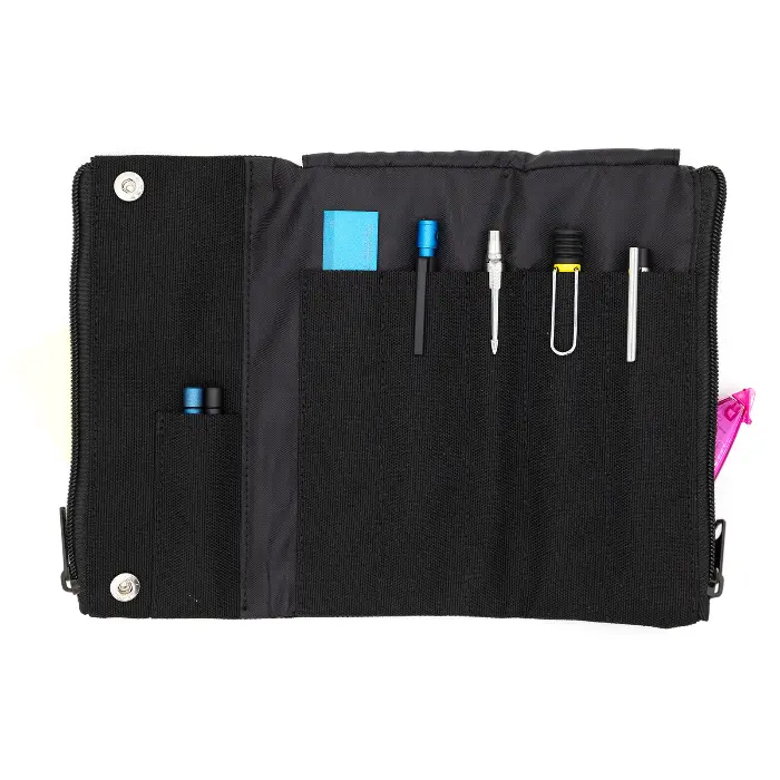 Luddite – Astuccio Bendy Pen Case Essential, Black (Resonance Series)